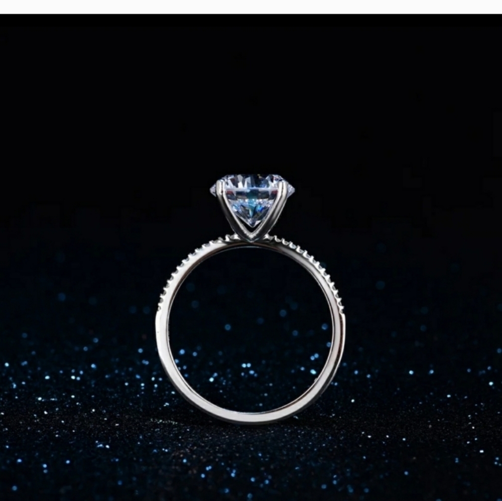 3.0ct Luxury ring. 925 Sterling Silver Ring